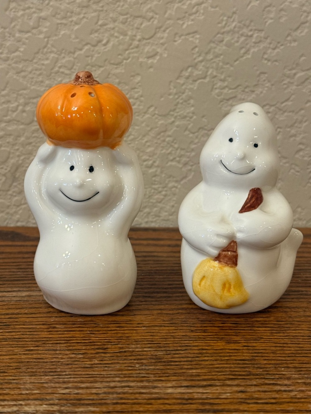 King May Halloween Ghost Salt & Pepper Shaker Set - Vintage Pumpkin & Broom VTG - Picture 14 of 14